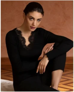 Tee-shirt Manches Longues Bien-être Lise Charmel Plaisir Caresse (Noir) 7 Tee-shirt Manches Longues Bien-être Lise Charmel Plaisir Caresse (Noir) -Aubade Lingerie Boutique tee shirt manches longues bien etre lise charmel plaisir caresse noir 2